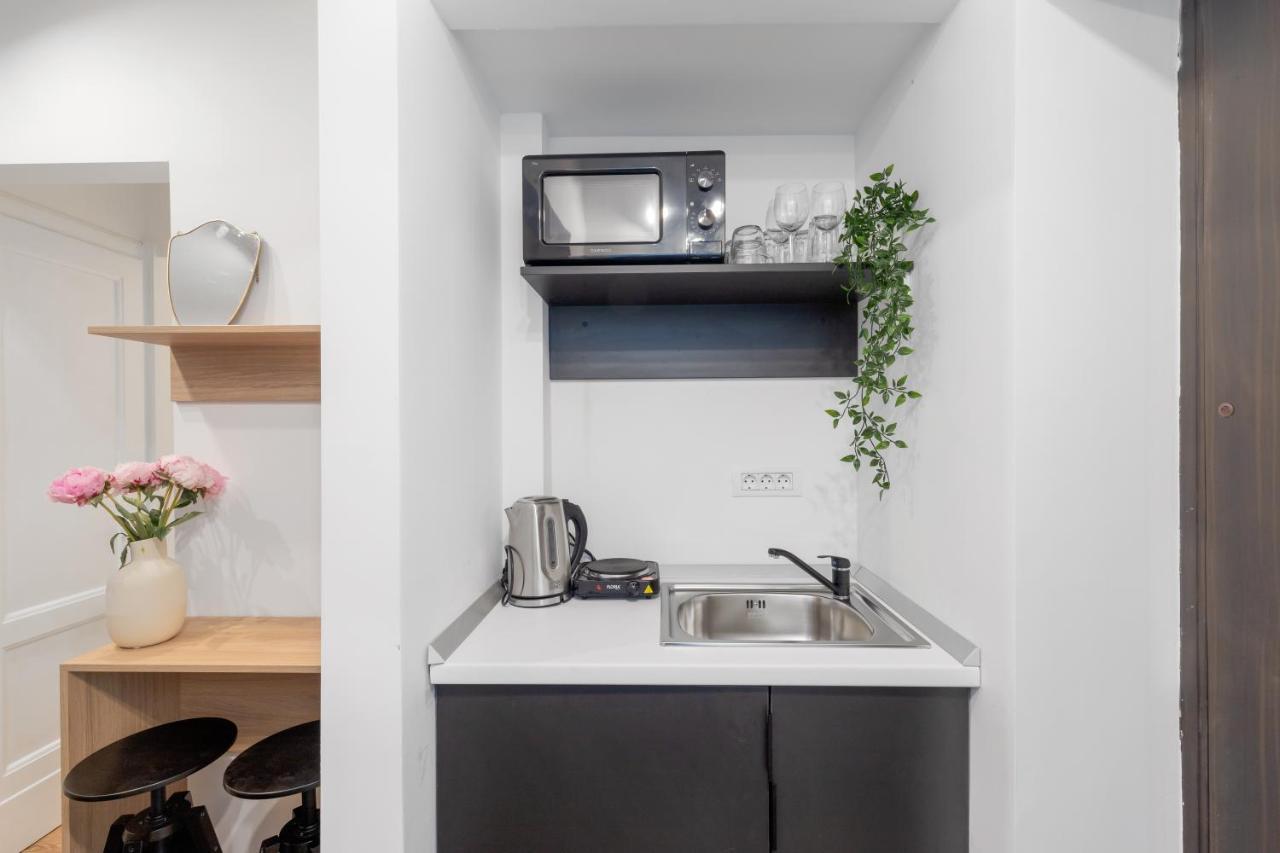 Ultra Central, 15 sqm studio Bucarest Esterno foto