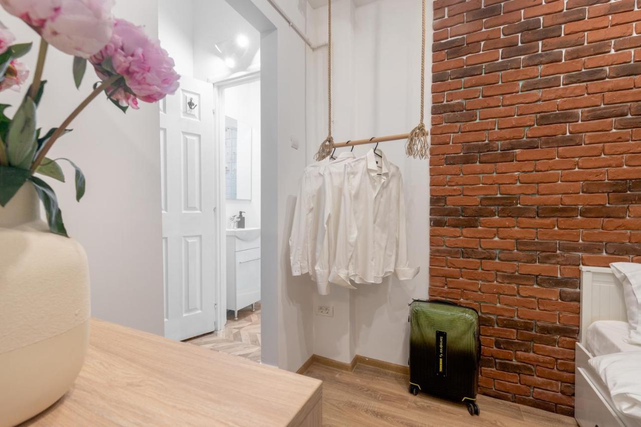 Ultra Central, 15 sqm studio Bucarest Esterno foto